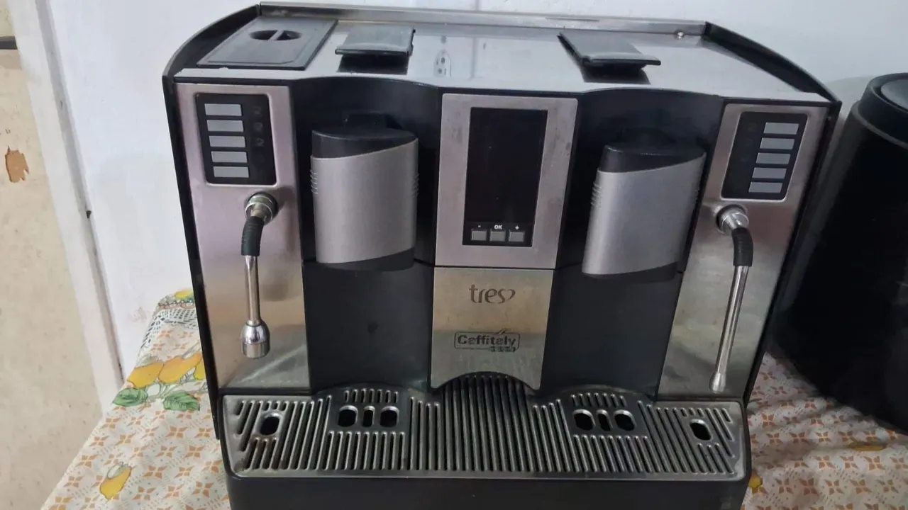 Máquina de Café Caffitaly Tres - Semi Nova
