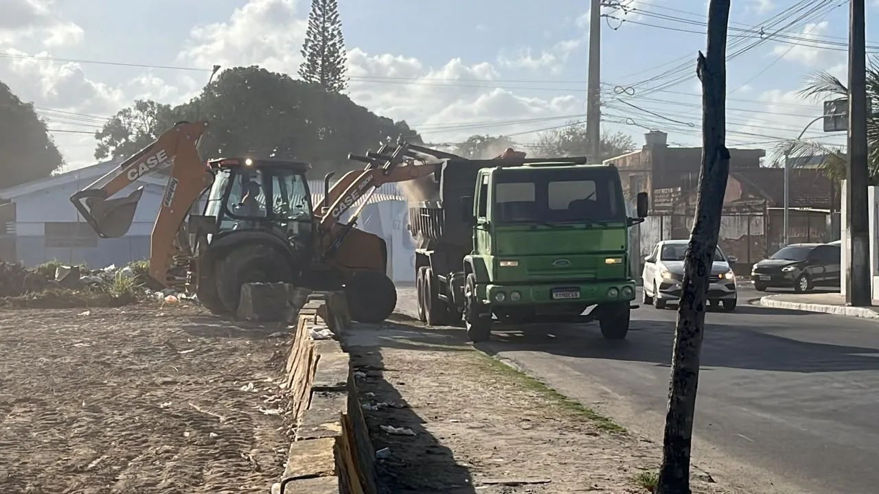 Demolição retroescavadeira
