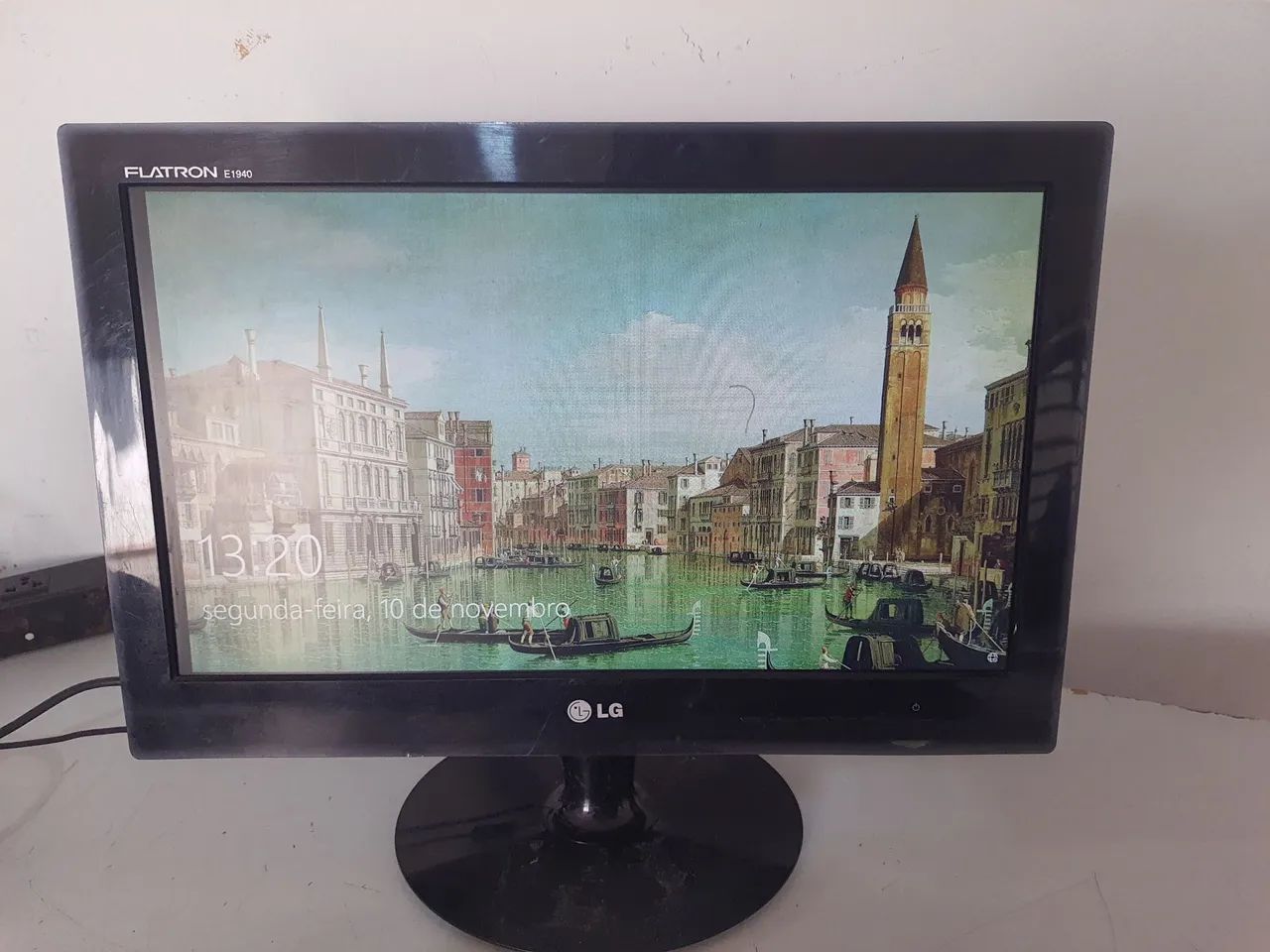 Monitor Led Lg Flatron 19 Polegadas usado em Bom Estado. Mod:E1940S