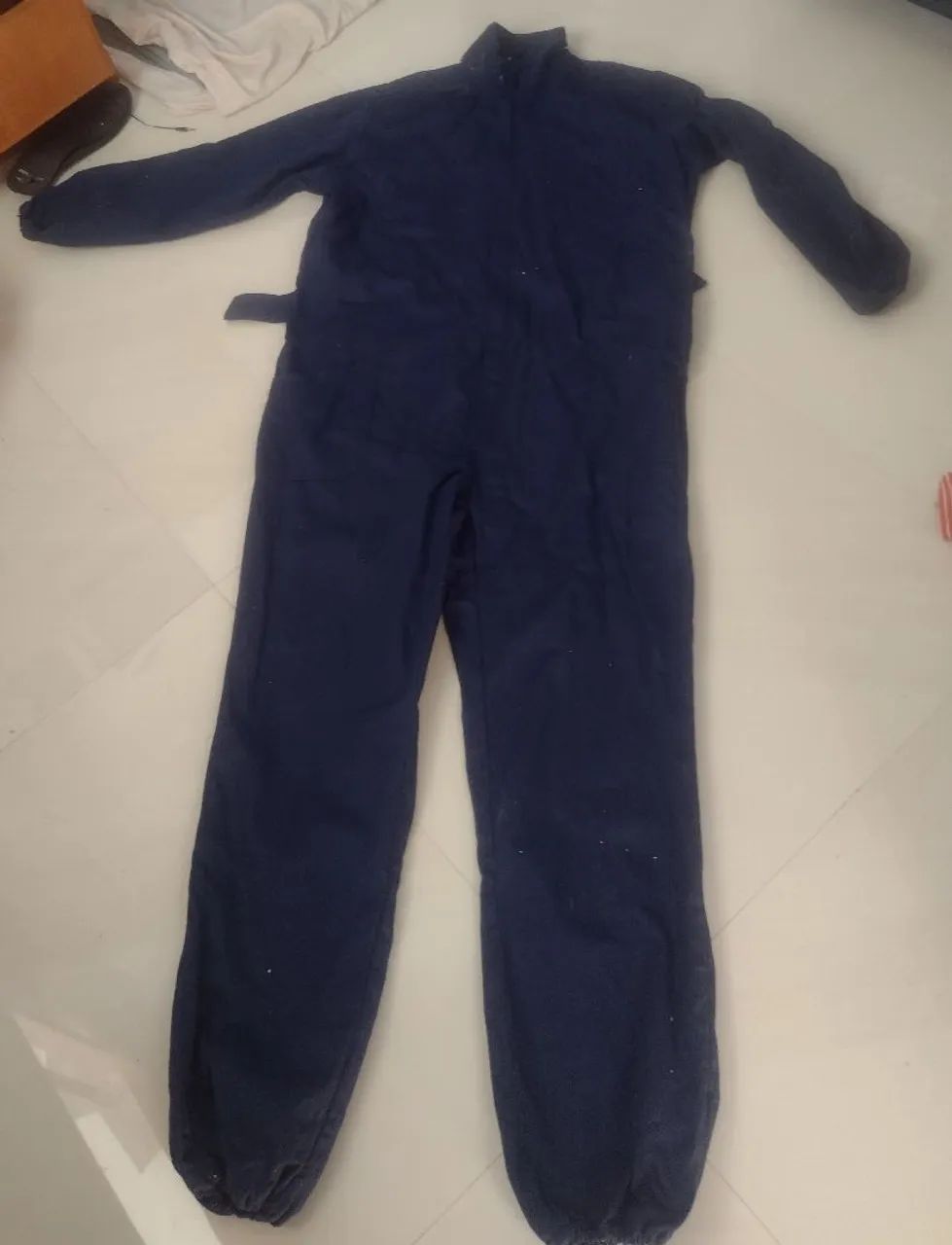 Macacão azul de trabalho