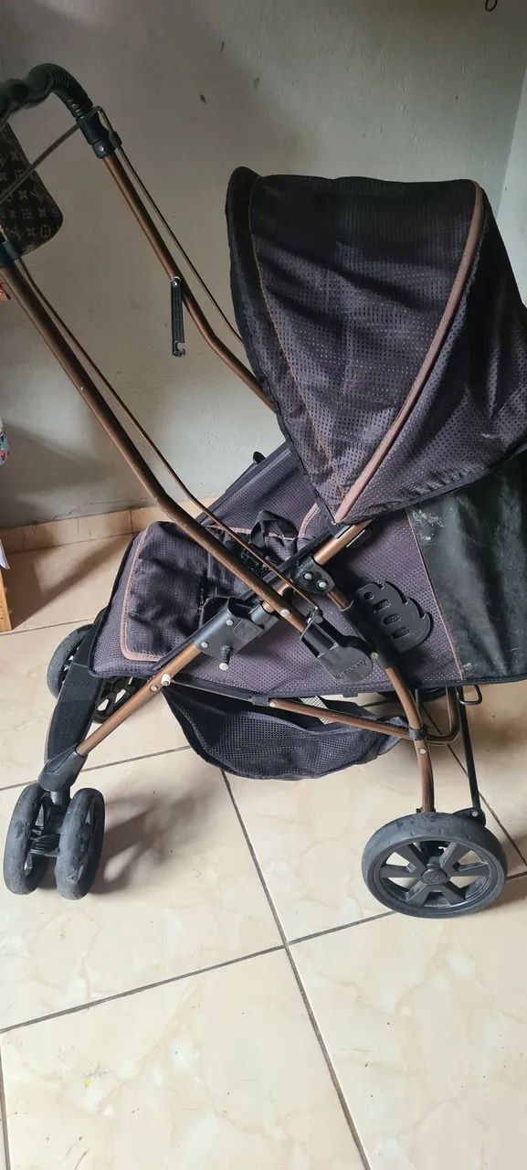 Carrinho de Bebe Galzerano Pouco Usado - Foto 4