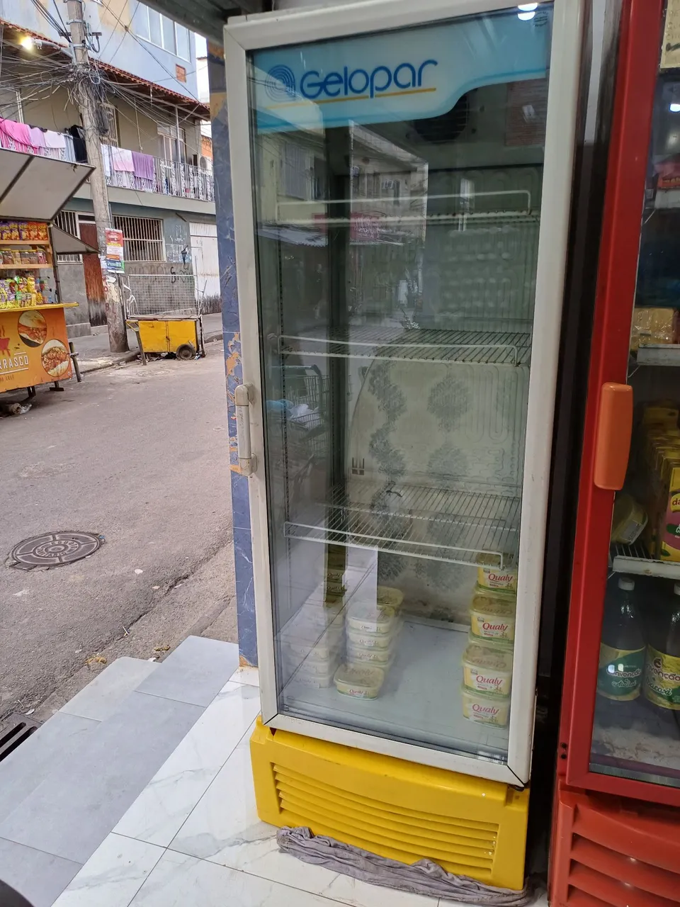 Geladeira Gelopar Expositora Vertical