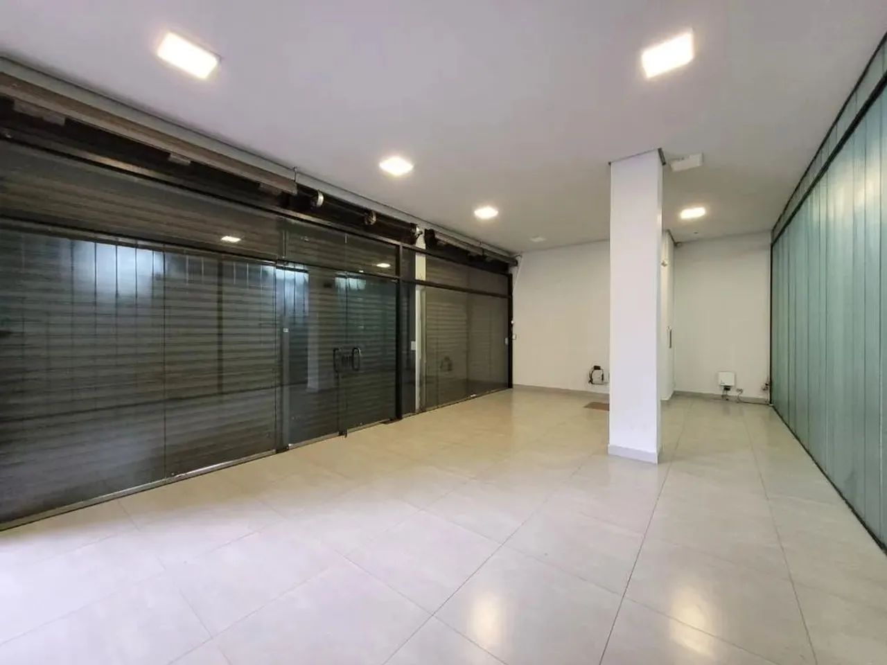 Salão para alugar em Maringá, Zona 01, com 166.19 m² - Foto 2