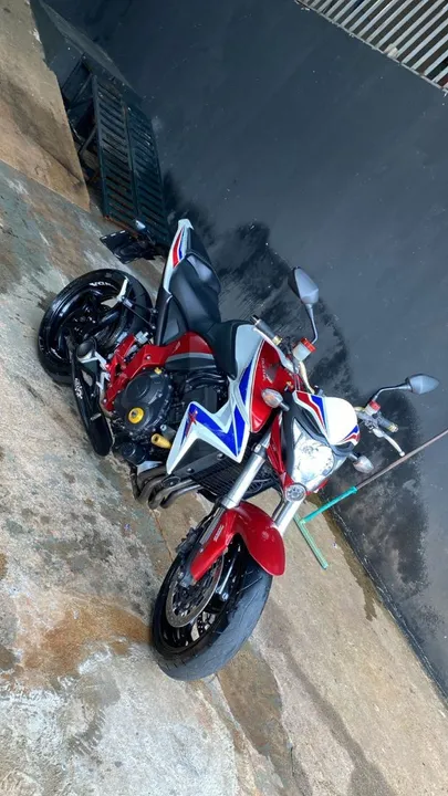 Honda CB 1000 - 2015 dinheiro esse valor