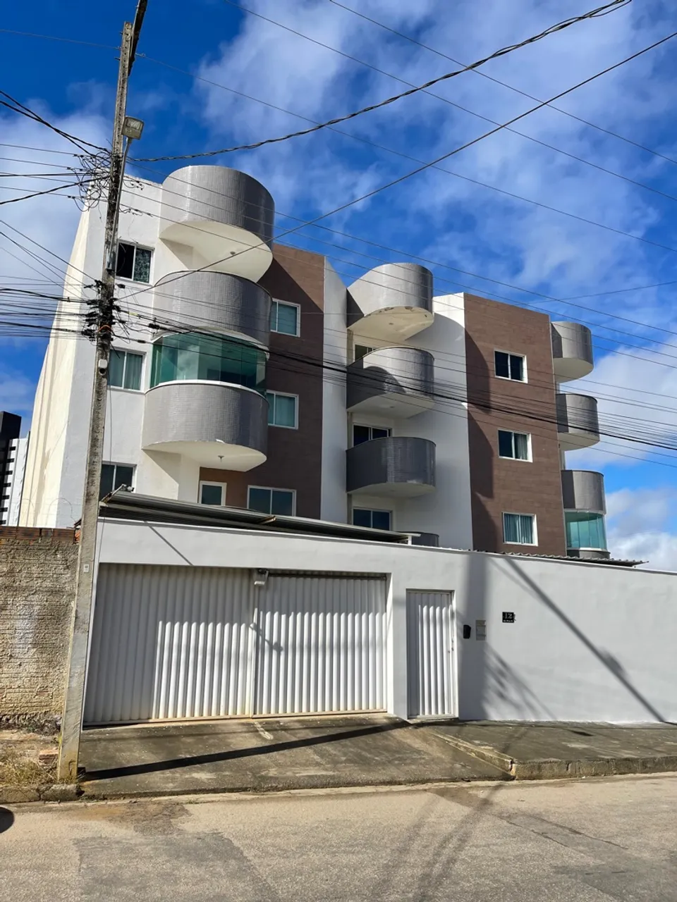 Ap. Bairro Candeias por 1.300 no 1° andar