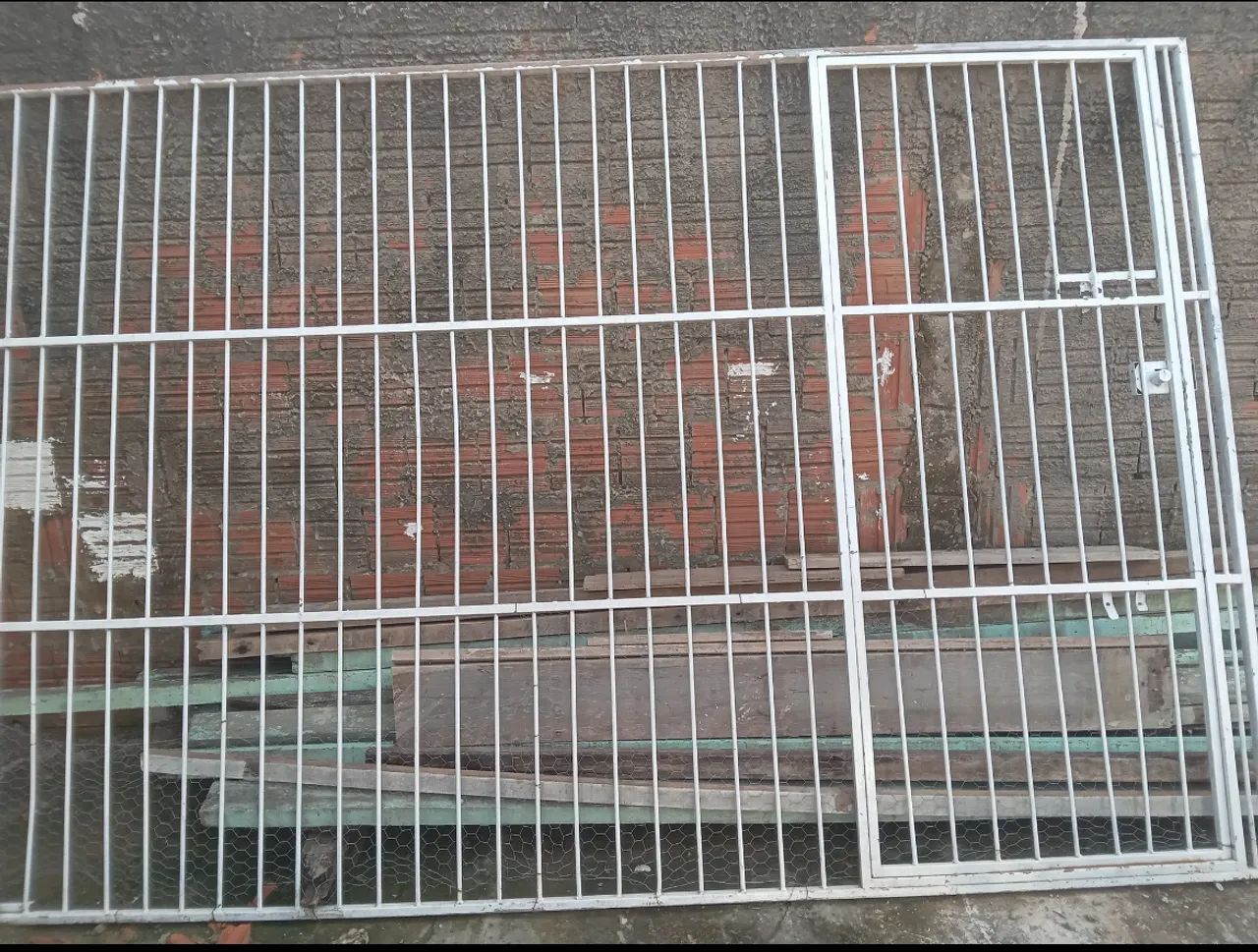 Portão gradeado todo de ferro 