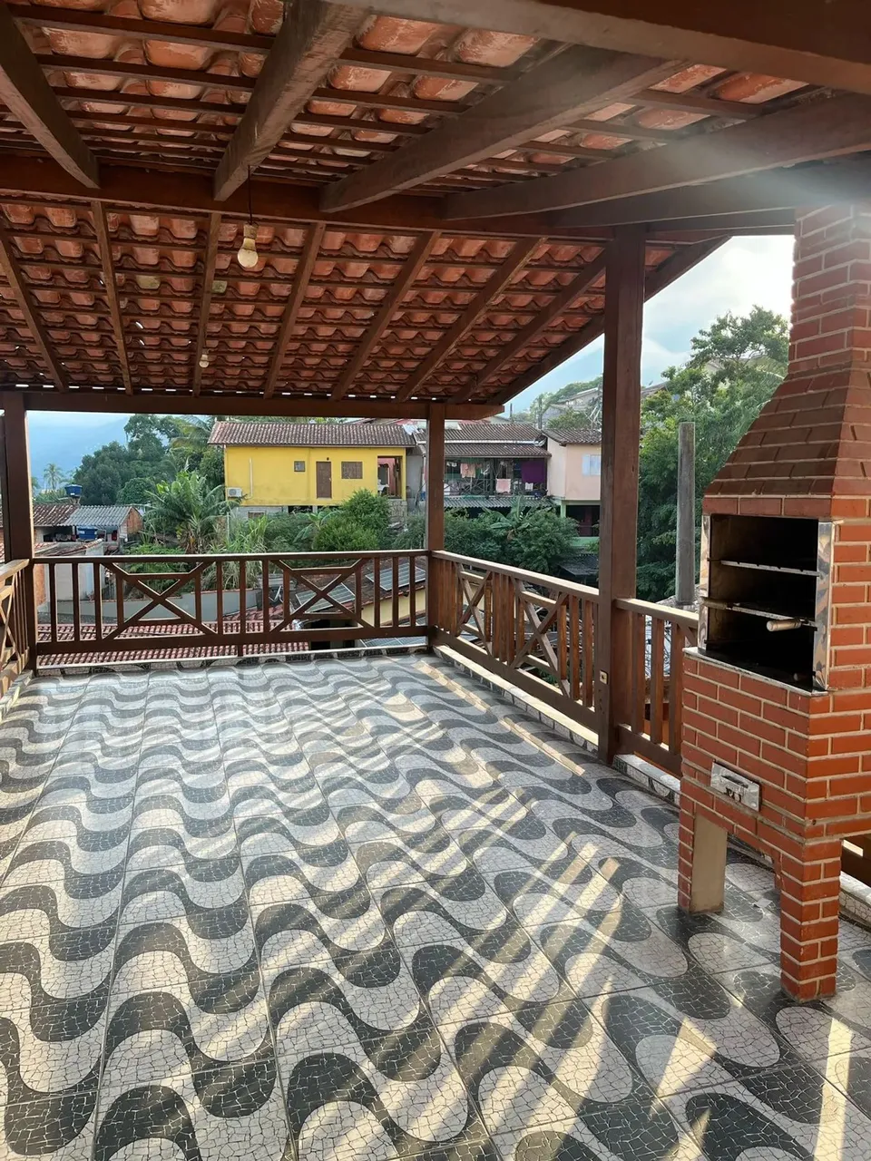 Sobrado para aluguel possui 80 metros quadrados com 2 quartos em Barra Velha - Ilhabela -