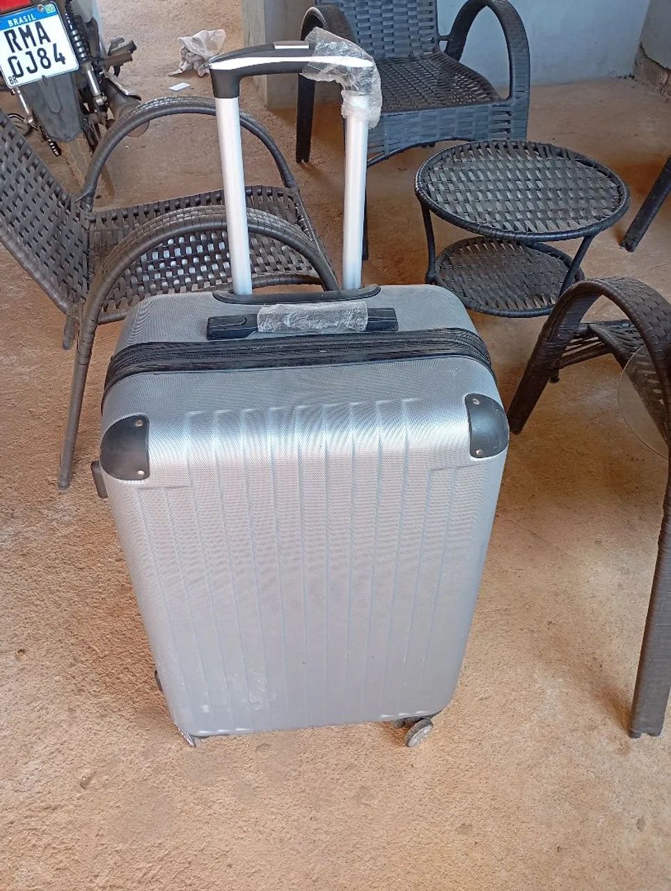 Vendo mala para viagem.