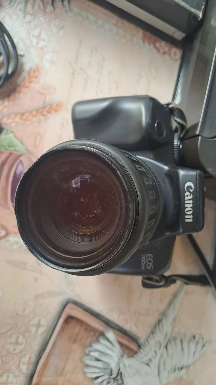 Câmera Canon EOS 700D