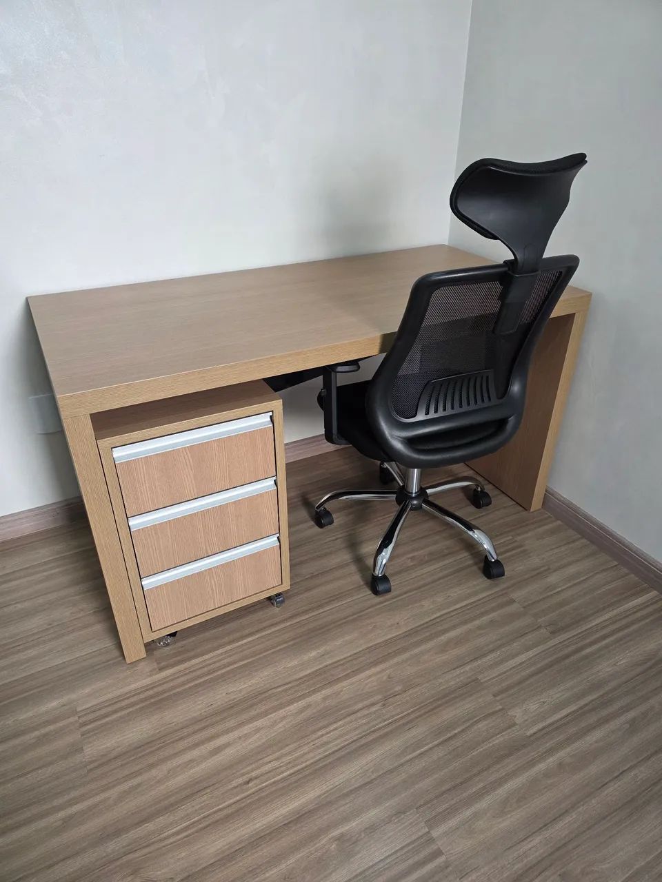 Mesa Escritório co  Gaveteiro e Cadeira - Foto 3