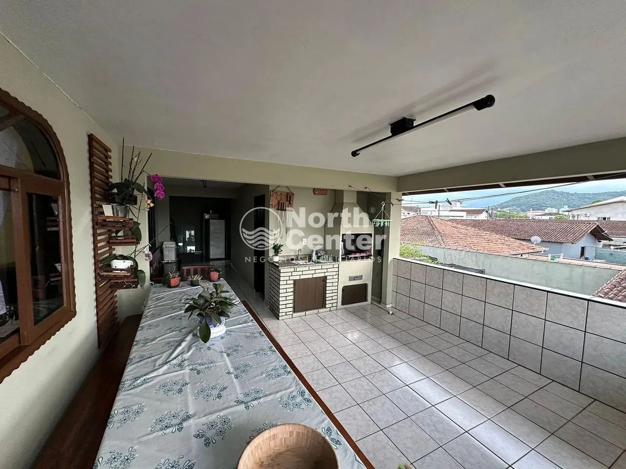 Sobrado à venda, com sala comercial, Iririú, Joinville, SC, ACEITA PERMUTA POR CASA em Bal - Foto 4