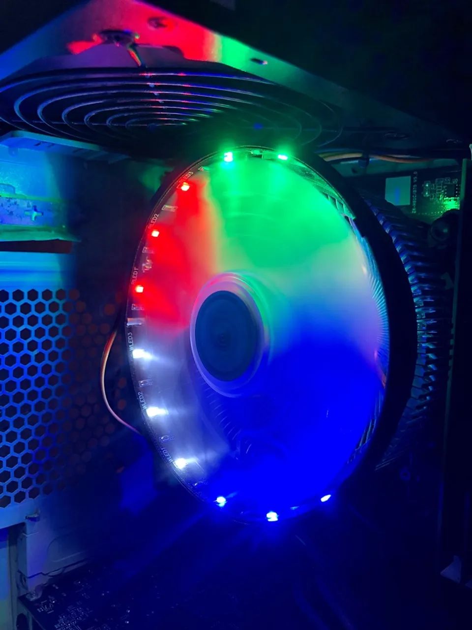 Cooler para PC com iluminação RGB - Foto 5