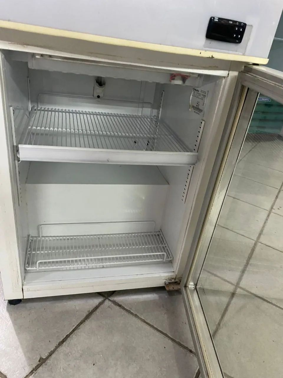 Mini geladeira expositora entrega gratis - Geladeiras e Freezers