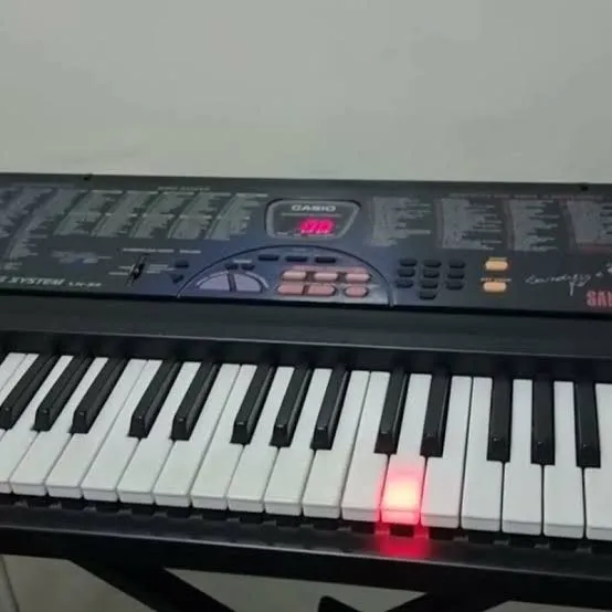 Teclado Casio CTK560l iniciante