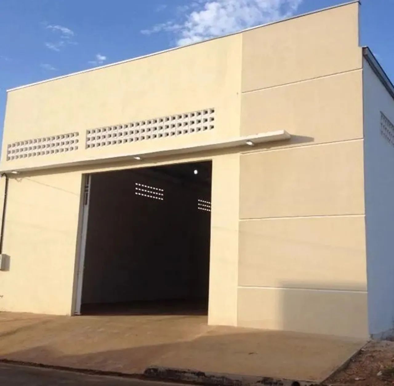 Galpão com renda à venda, com 360 m² próximo da portaria da mina de Carajás!