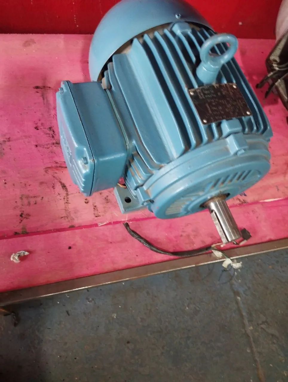 Motor trifásico 71/2, baixa  - Foto 2