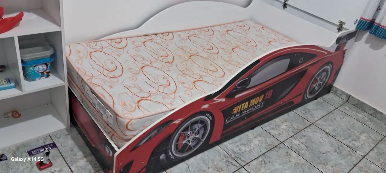 Cama de criança Carro de corrida com baú e colchão. - Foto 2