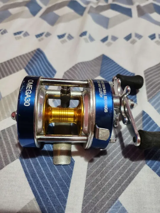 Pesca Carretilha Albatroz Omega 30 Azul Manivela Direita pouco usada