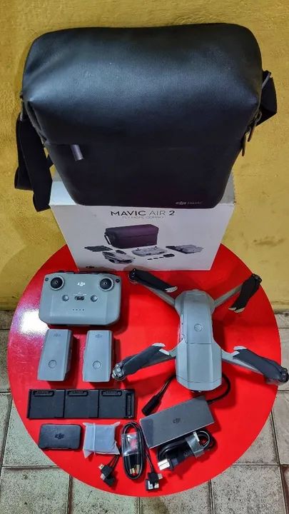 Drone DJI Mavic Air 2 com acessórios