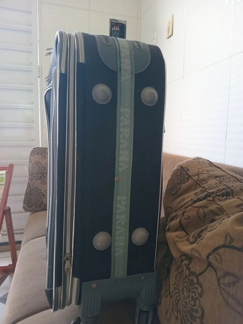 Mala de viagem preta com rodinhas - Foto 4