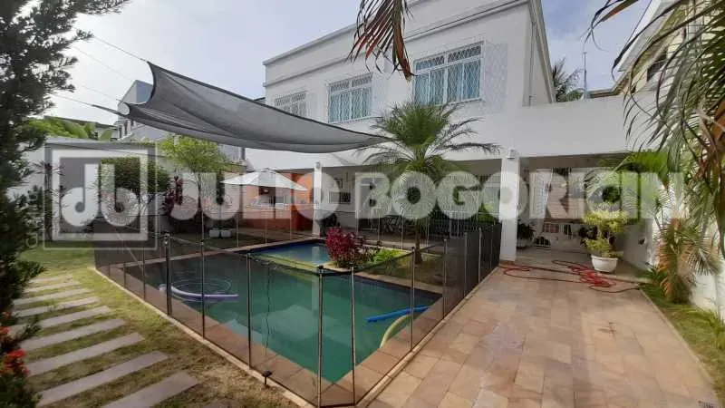 Ilha do Governador - Jardim Guanabara - VENDA - Casa Duplex - Varanda - 4 Quartos (2 Suíte