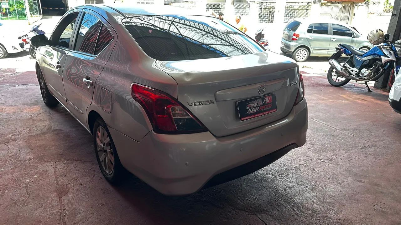 Nissan Versa 2020 Automático 1 mil entrada Aércio veículos jm - Foto 3