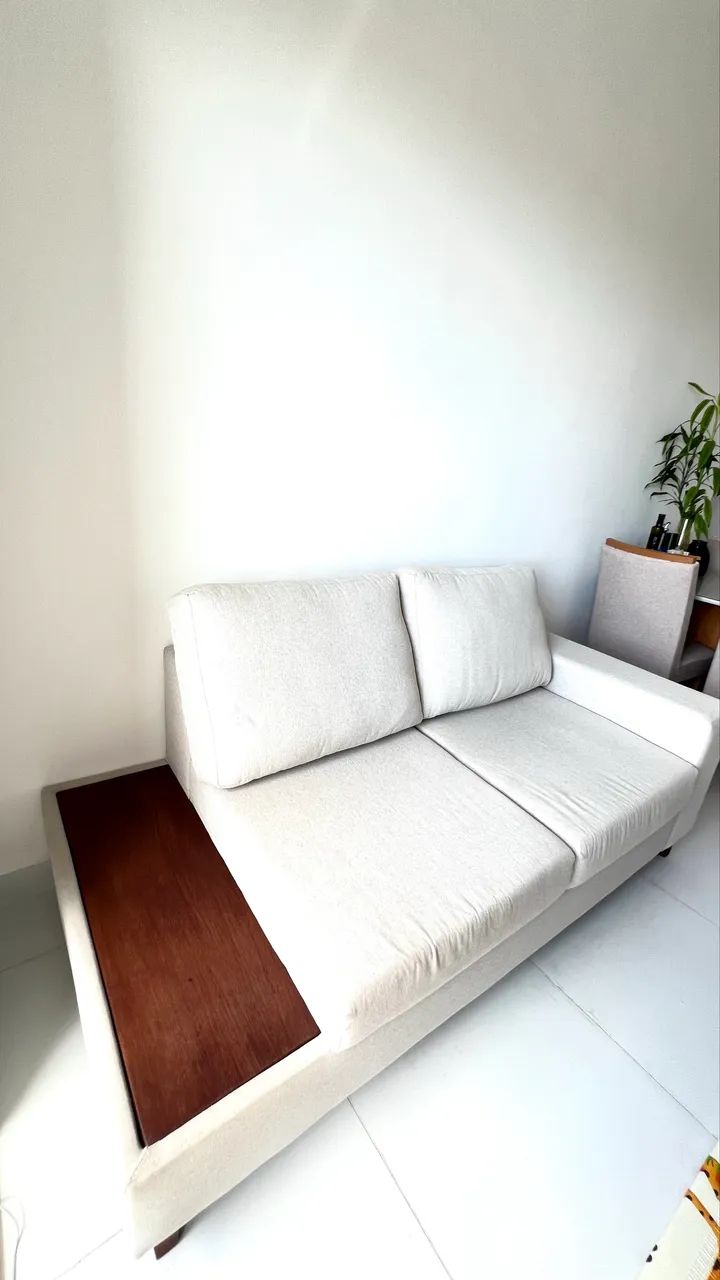 Sofá com Base Lateral em Madeira de Lei - Foto 3