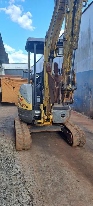 Mini escavadeira New Holland E27.5 - Foto 5