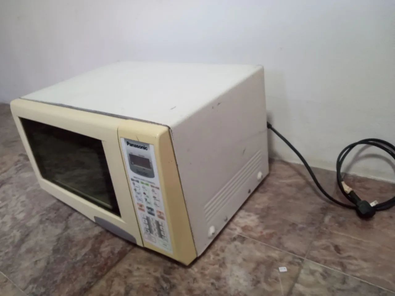 Micro Ondas Panasonic Picolo Funcionando