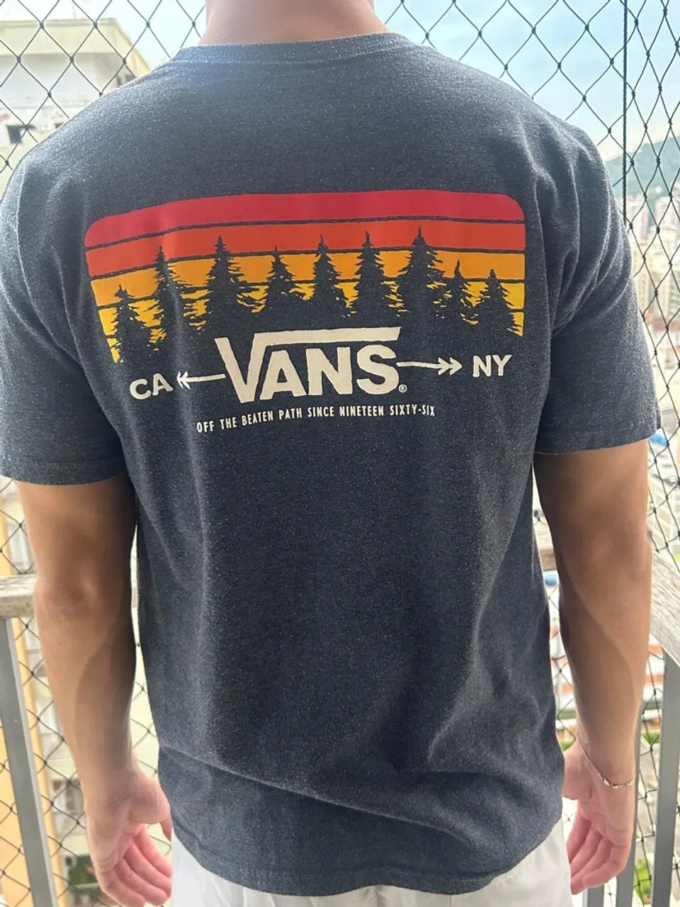 Camiseta Vans CA - NY - Foto 2