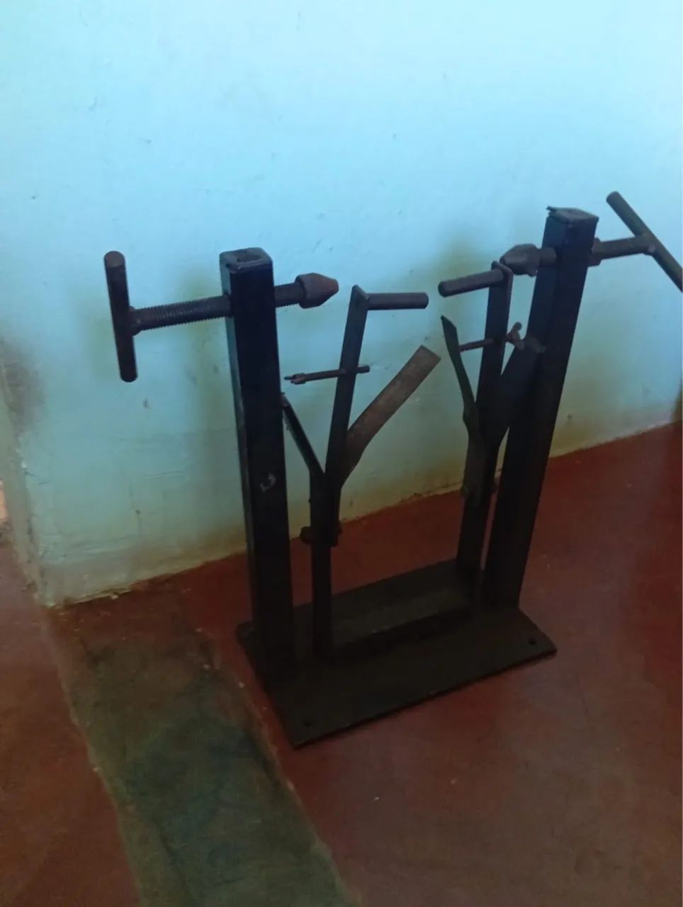 Maquina de solda,prença hidráulica,alinhador de roda - Foto 4
