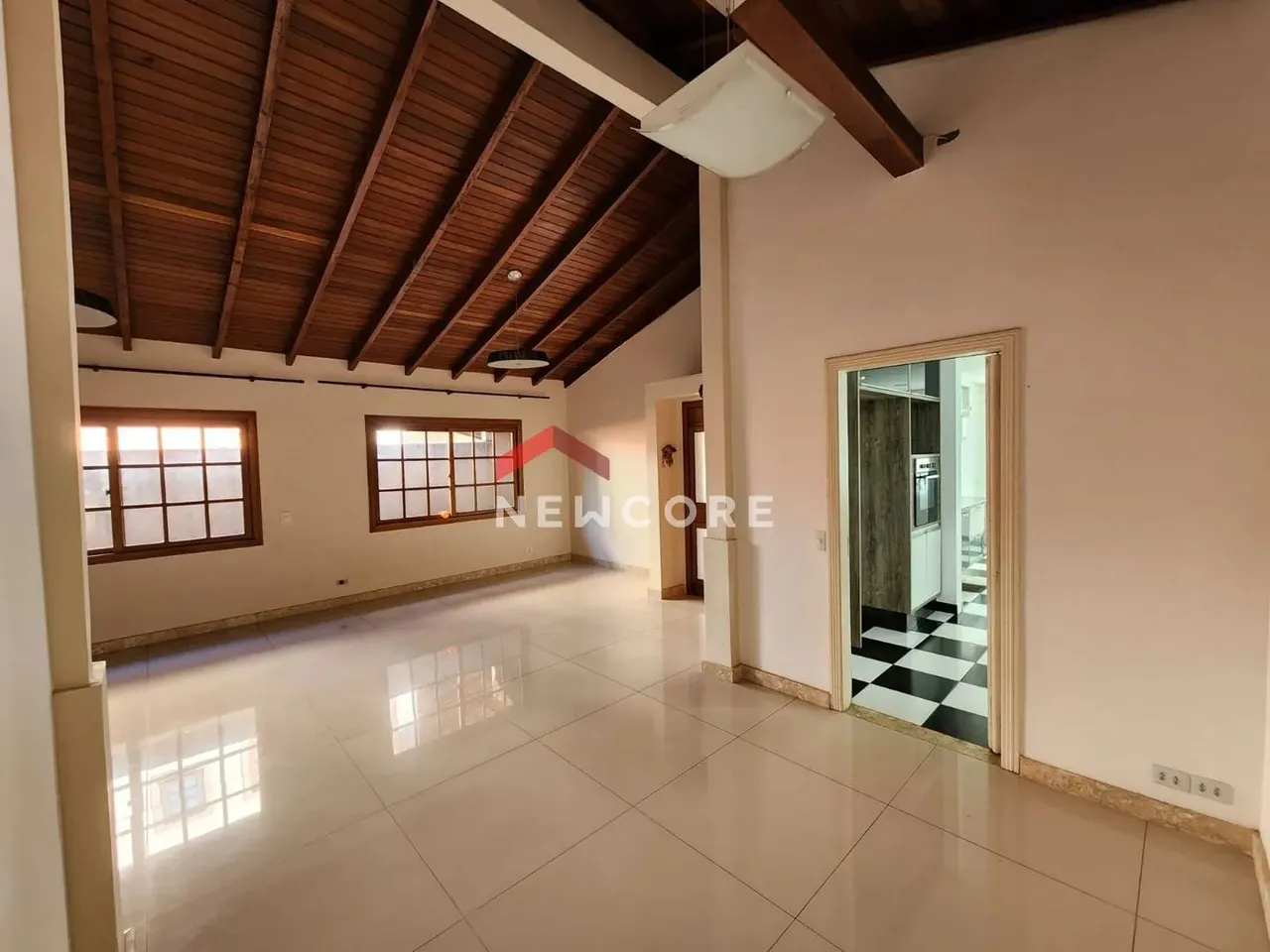 Casa de condomínio em Avenida Estácio de Sá - São Paulo II - Cotia/SP