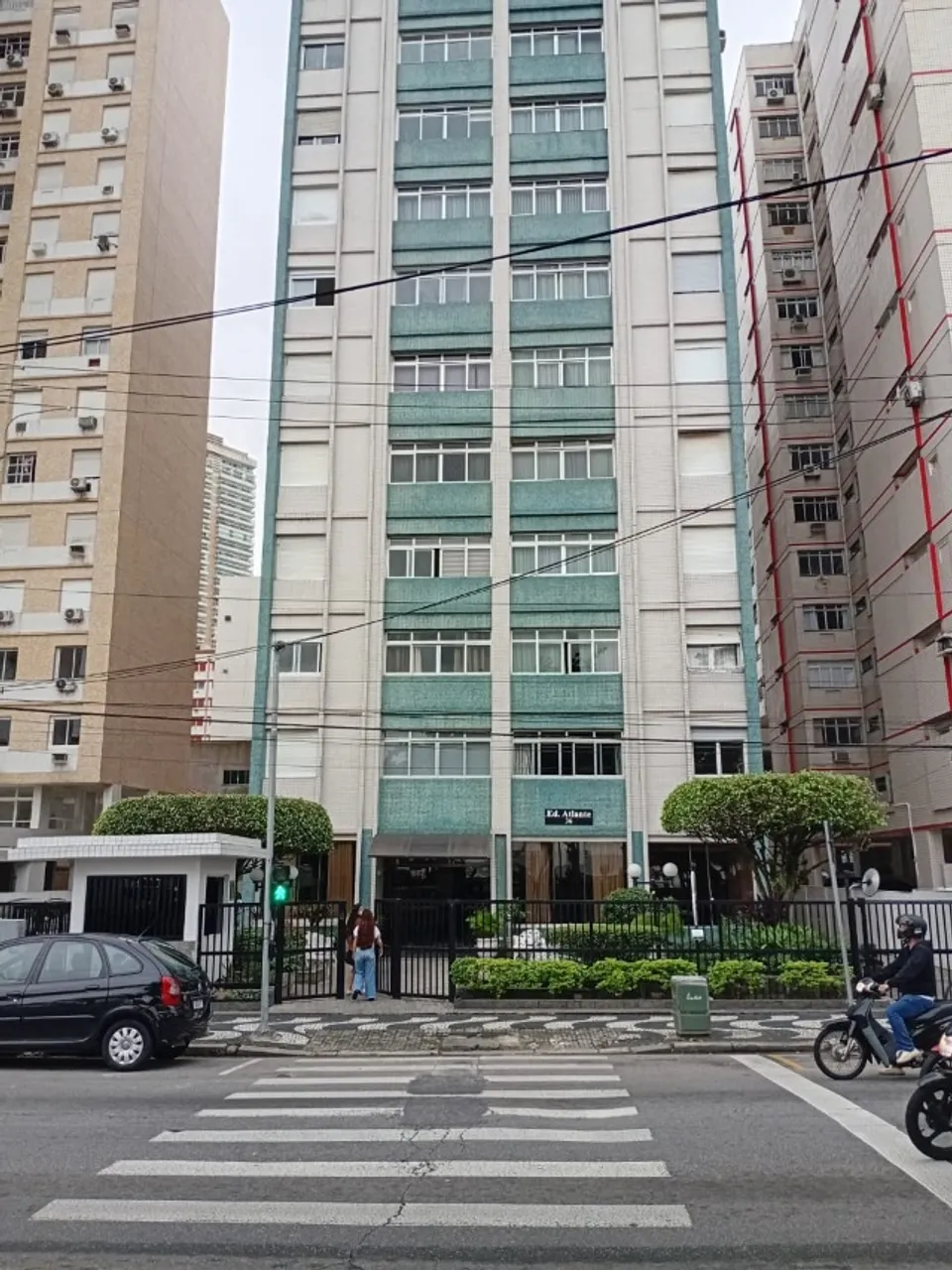 PRÉDIO FRENTE AO MAR NO EMBARÉ