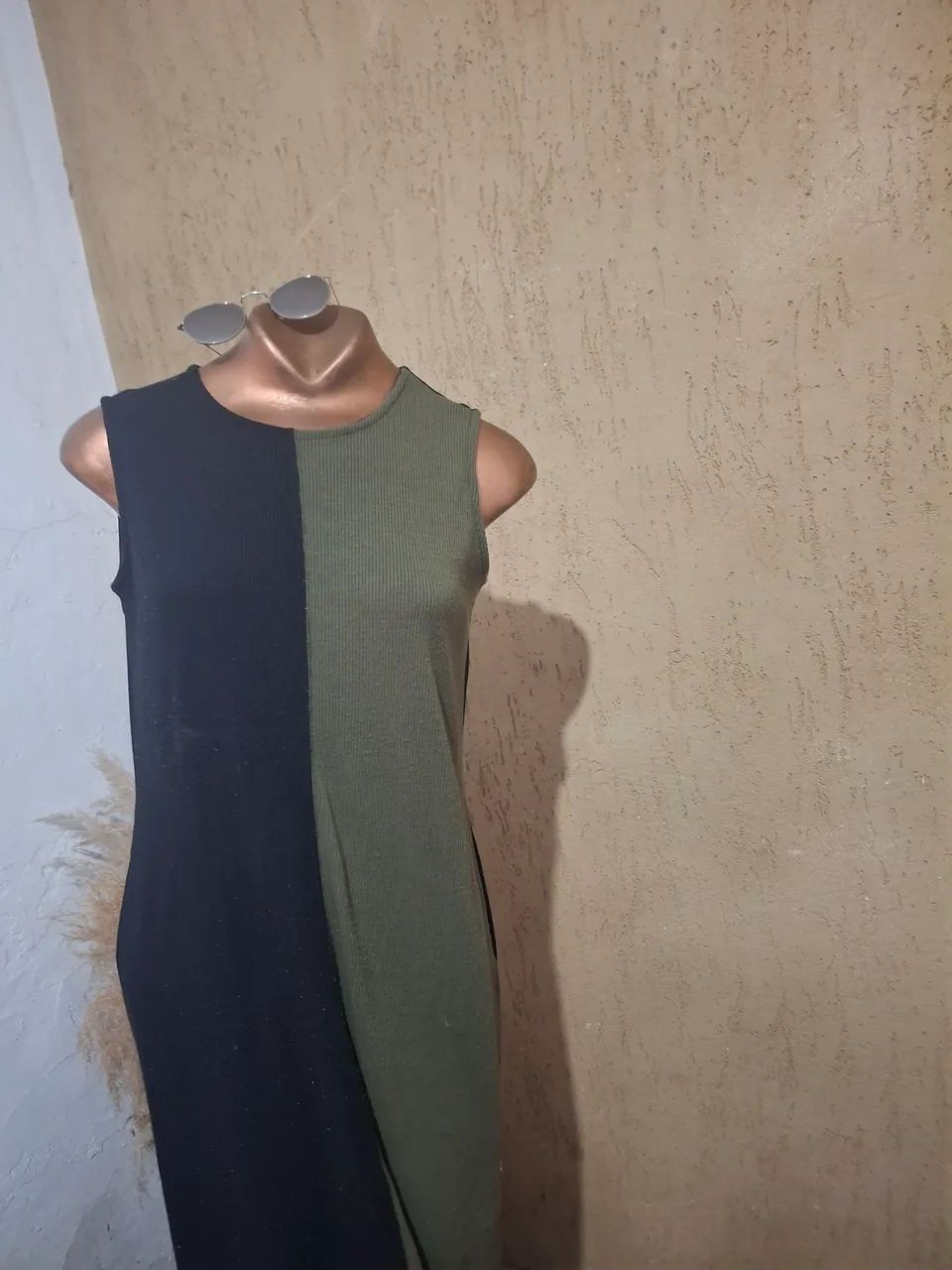 Vestido preto e verde canelado midi tm 40/42 - Foto 3