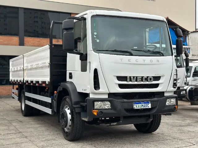 Iveco Tector 170e21 Ano 2023 4x2 Carroceria Toco Único Dono  - Foto 3