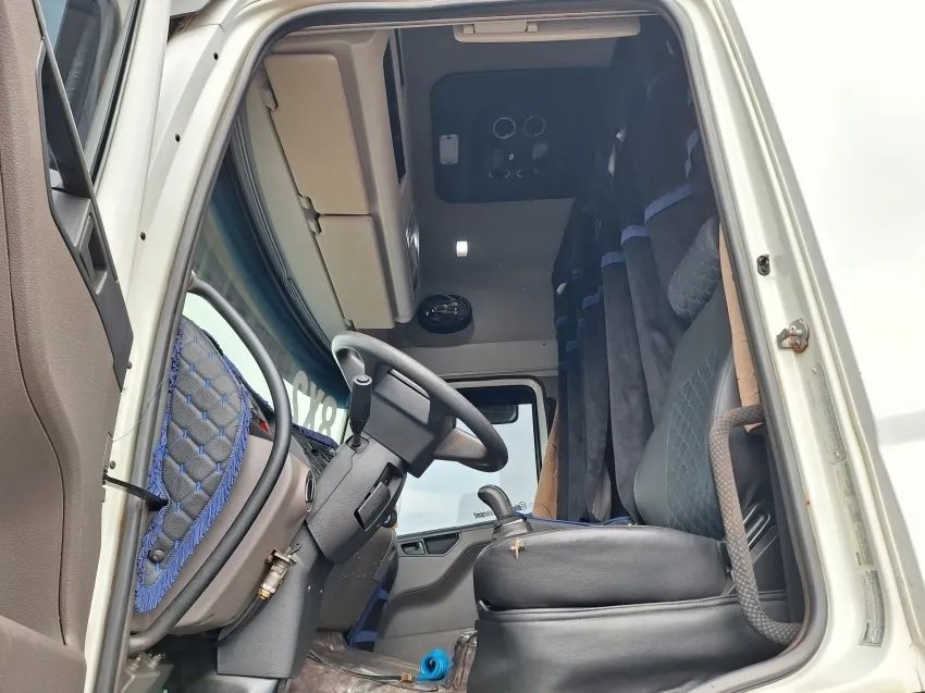 Volkswagem Constallation 30.330 8x2 2016/2017. - Foto 8