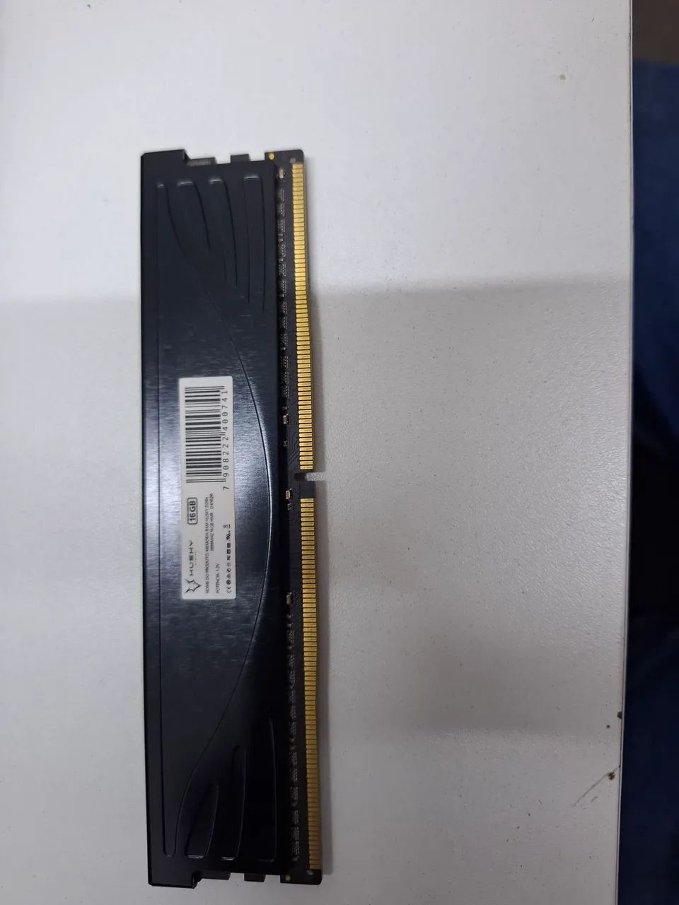 2 Memórias HUSKY GAMING 16GB / 250 cada uma 