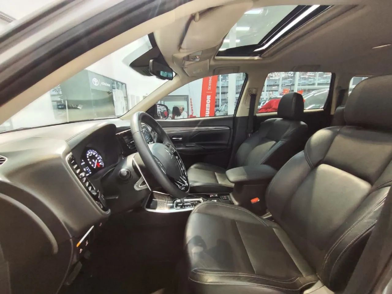 Mitsubishi Outlander HPE-S 3.0 V6 4X4 5P Aut. 2022 - Foto 10