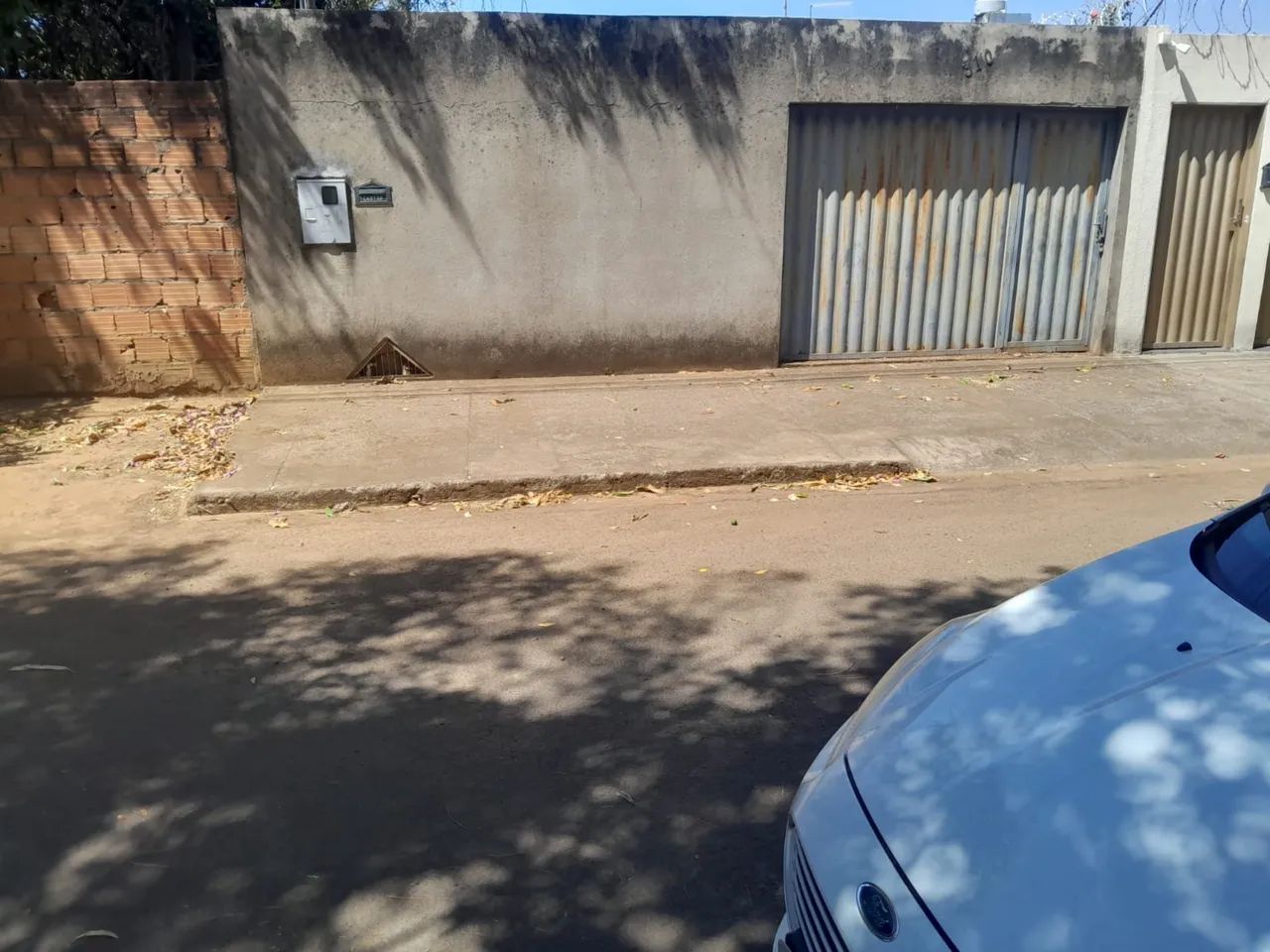 Vendo terreno murado e com portão 