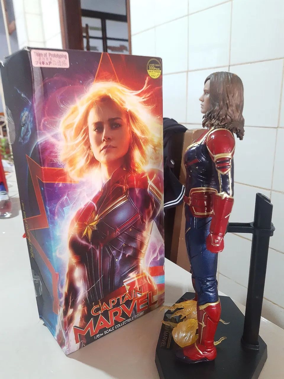 Figura boneco estatua Capitã Marvel Crazy toys 29 cm - Foto 3