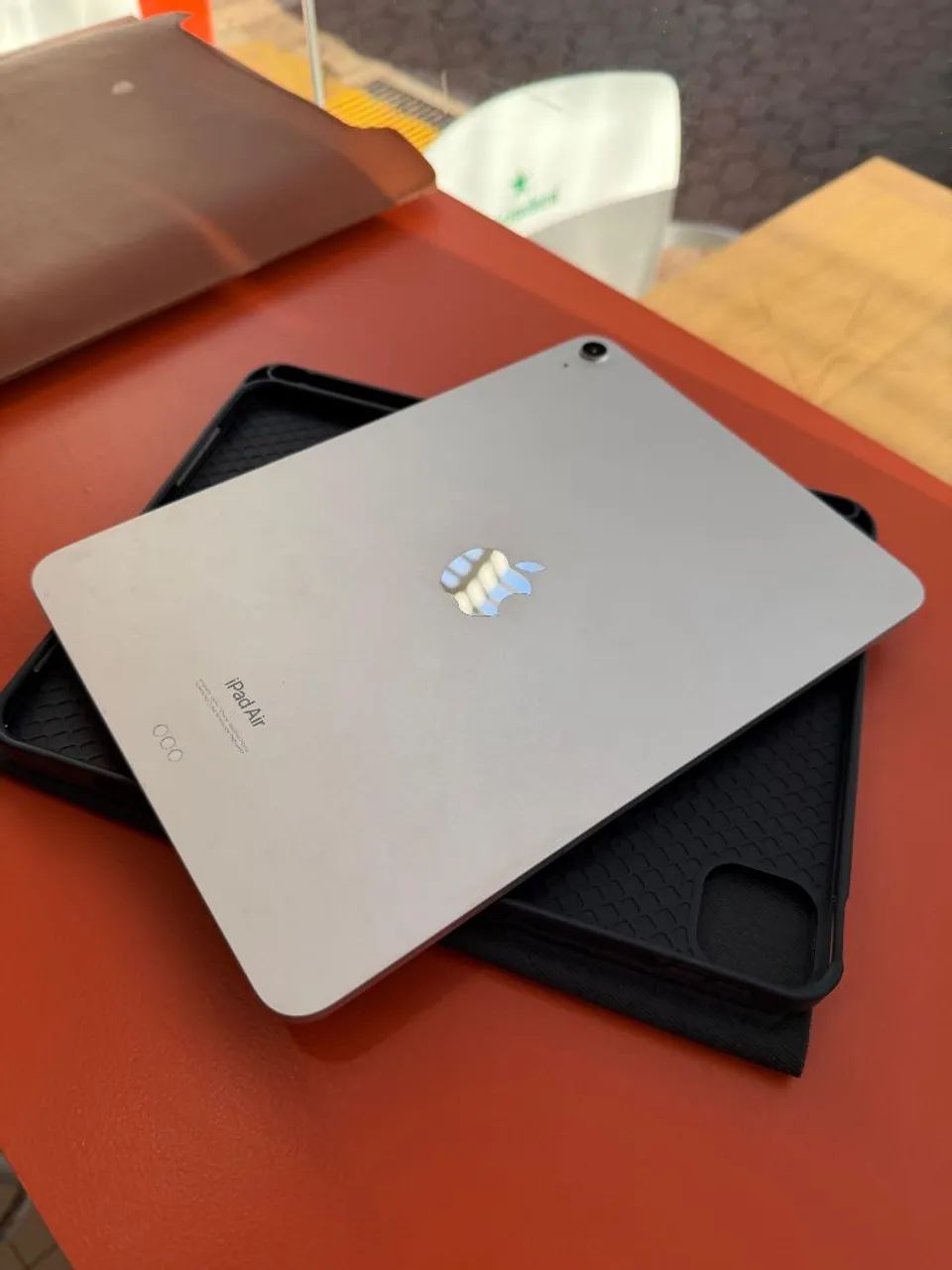 iPad Air 11 Apple M2 128GB<br>R$ 3.200,00