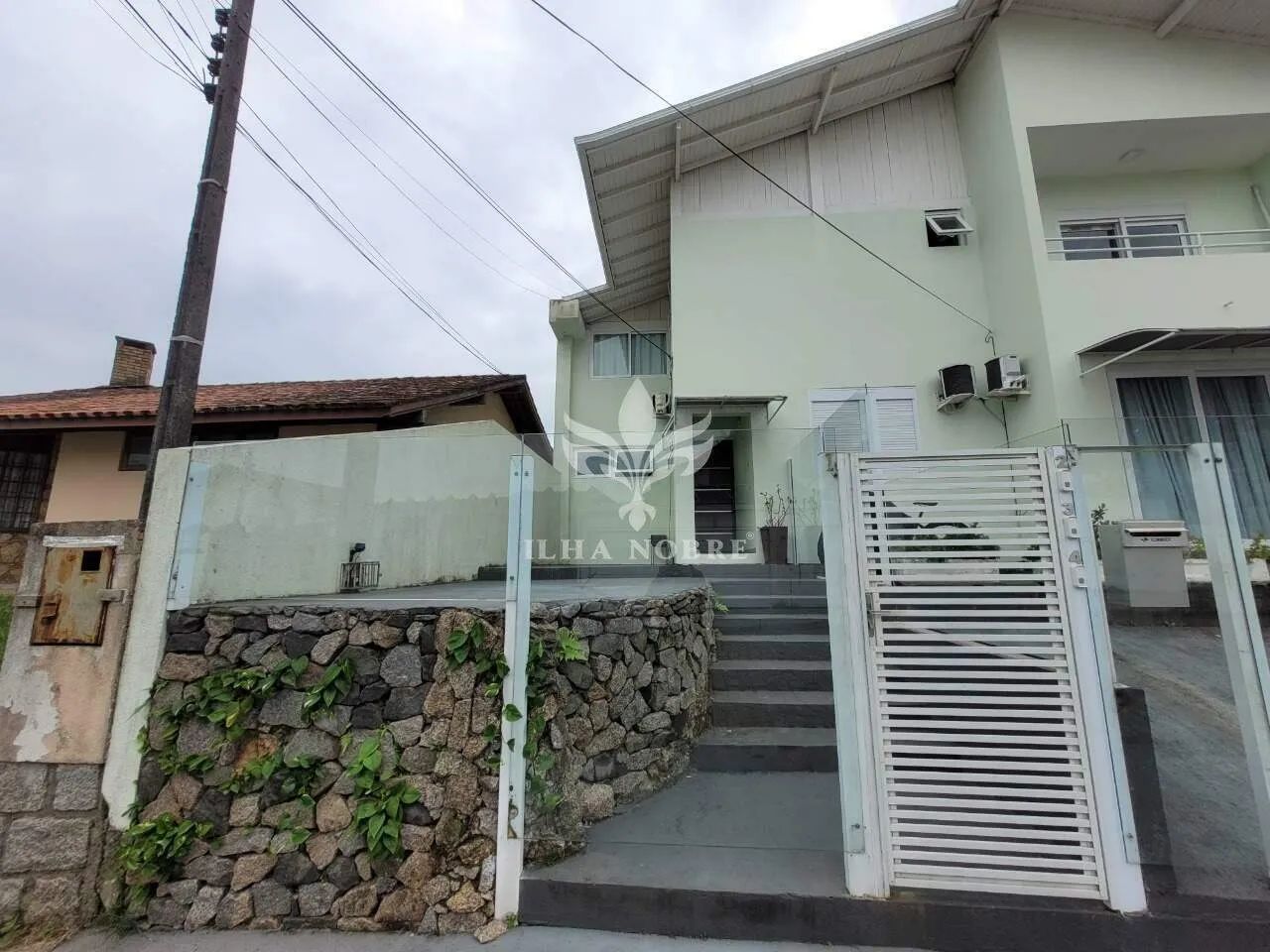Apartamento com 2 Quartos sendo 1 Suíte para aluguel no Itacurubi Florianópolis/SC com 76 