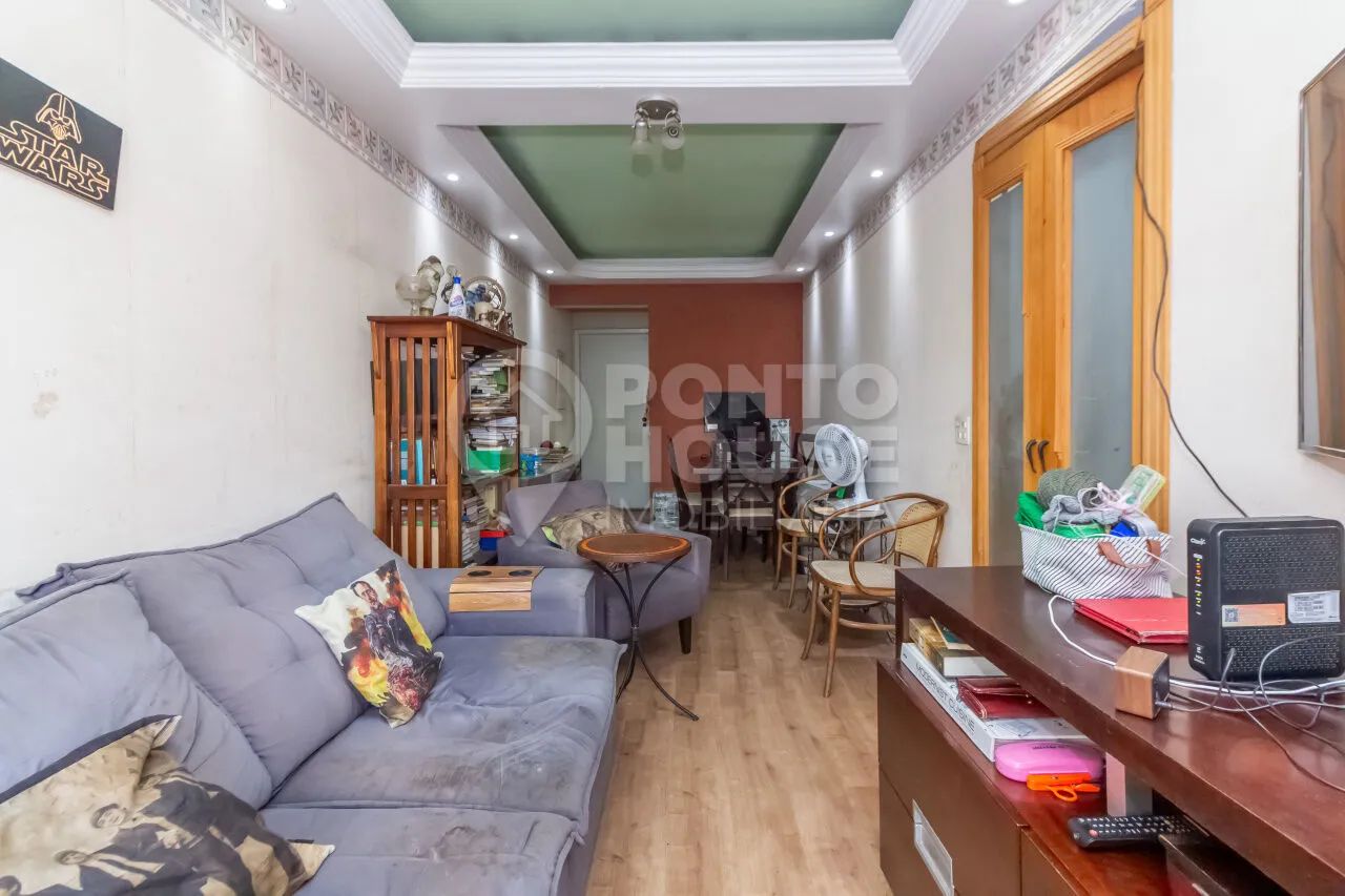 Apartamento a 200 metros do Metrô Praça da Árvore com 2 dormitórios e 1 vaga.
