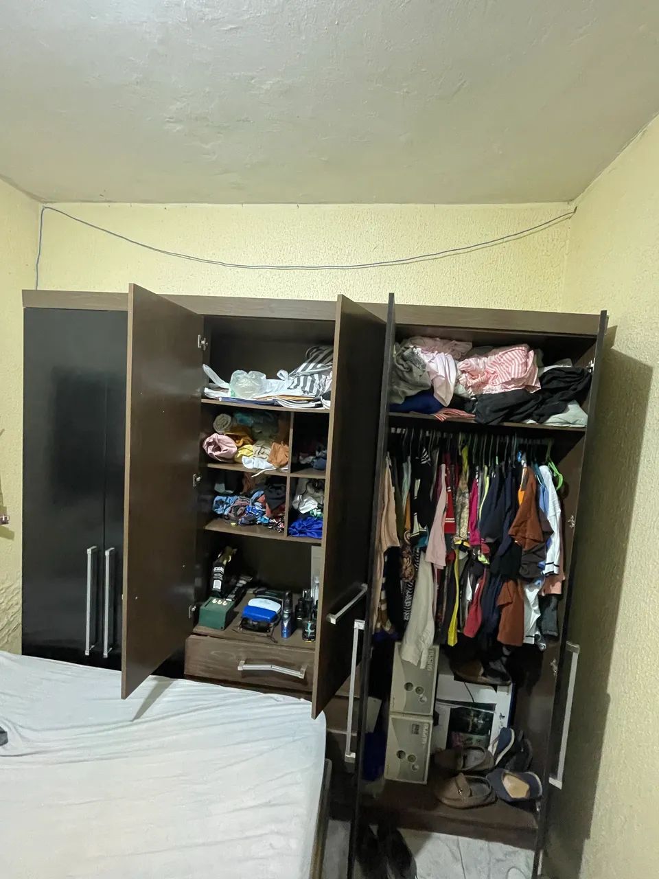GUARDA-ROUPA 6 PORTAS COM 4 GAVETAS  - Foto 3