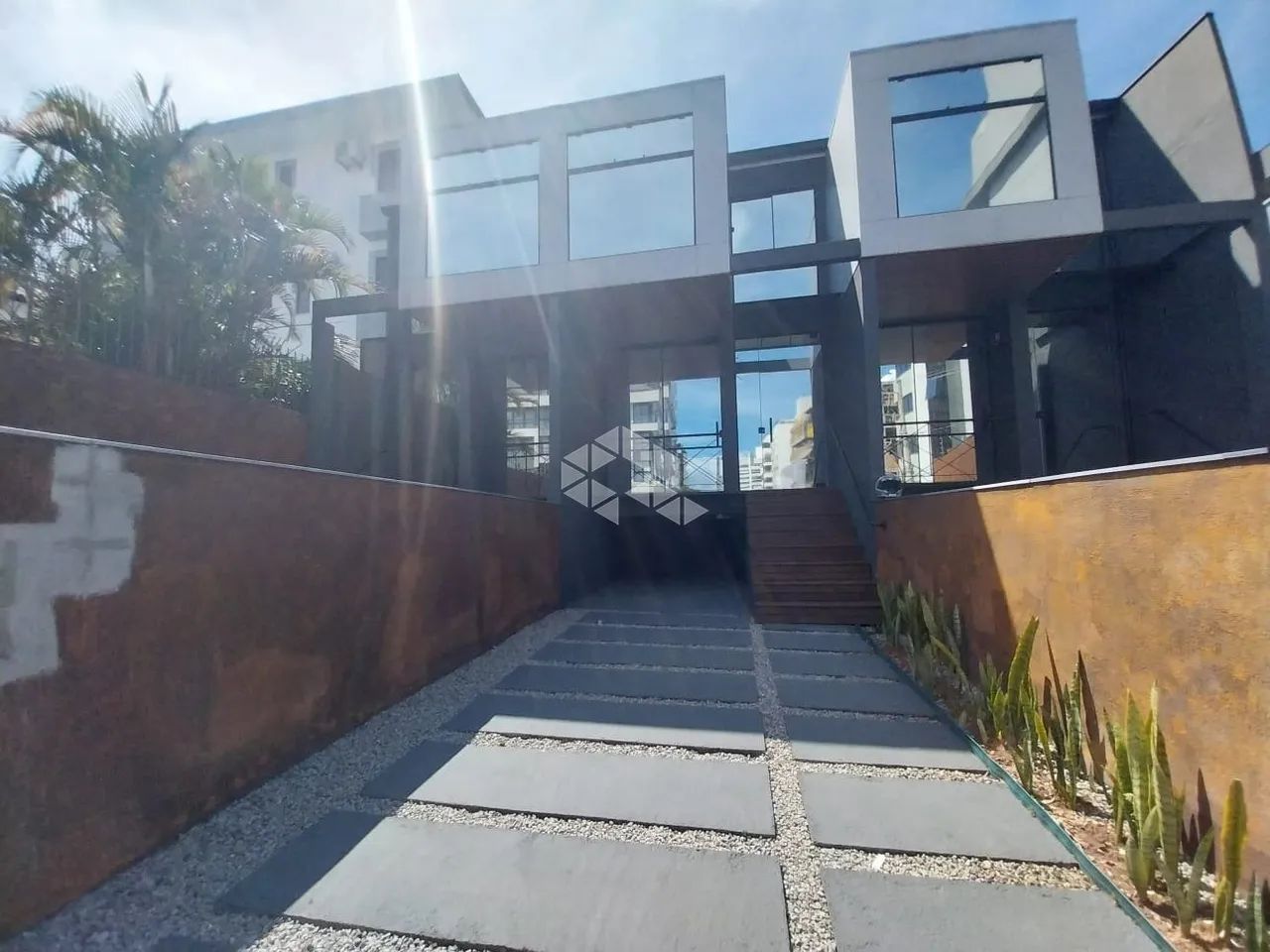 Sobrado com Vista para o Mar | 2 Suítes ou 3 Quartos Pelo Mesmo Valor | Agronômica - Foto 2