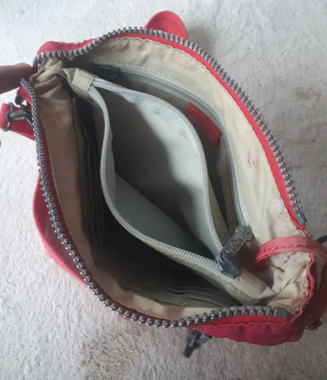 Bolsa Kipling de ombro rosa-choque em ótimas condições - Foto 2