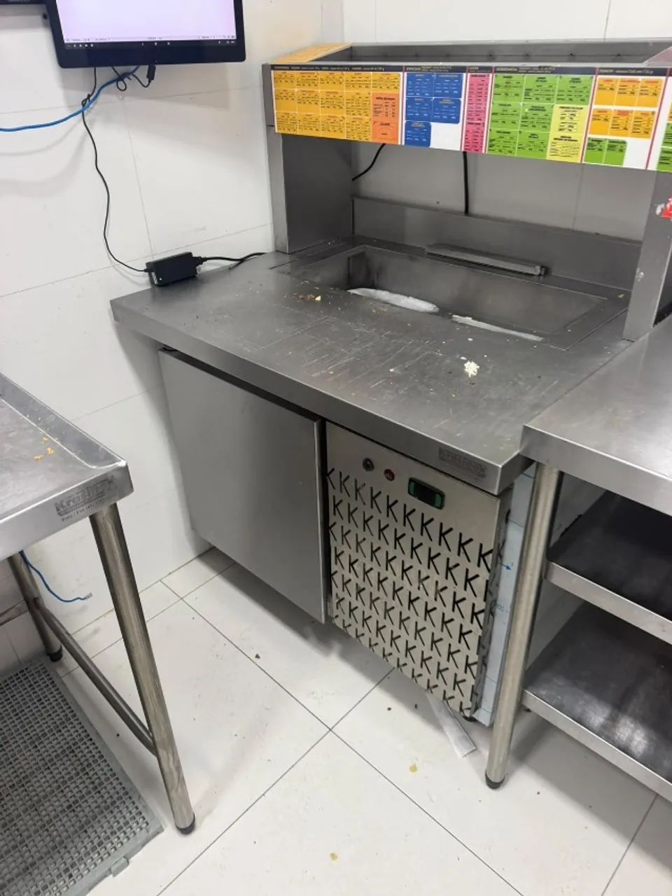 Balcão Refrigerado com Pista Refrigerada