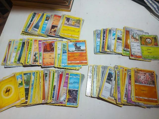 225 cartas pokémon tcg originais e oficiais da pokémon company perfeito estado raras e div