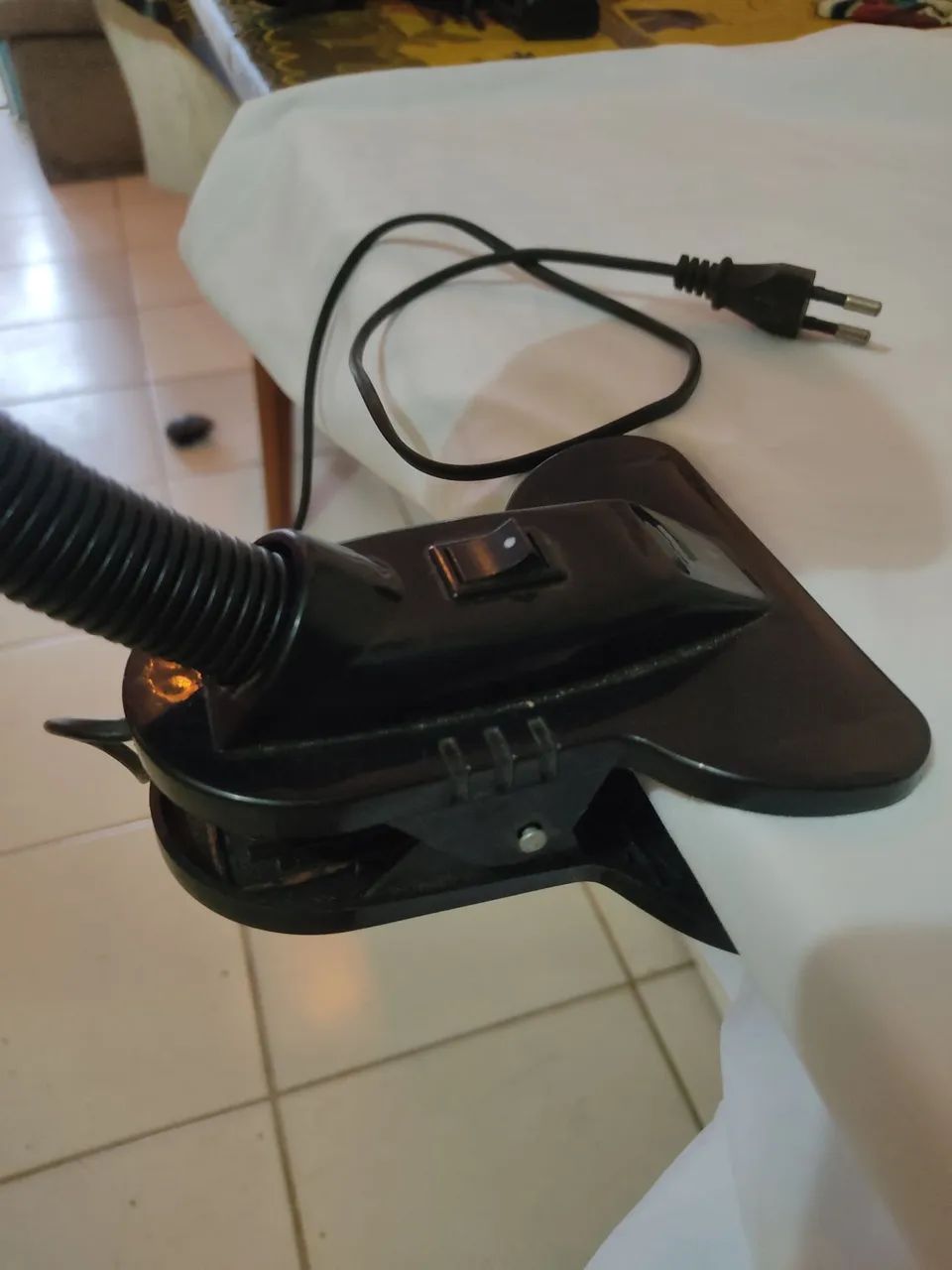 Luminária articulada de mesa - Foto 2