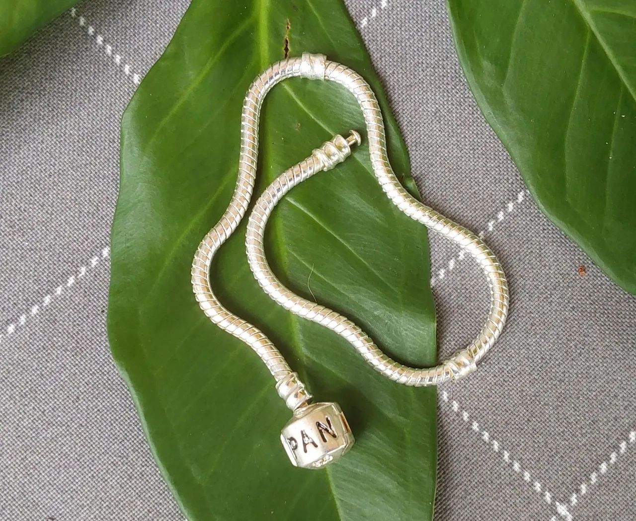 pulseira Pandora clássica em prata 925 